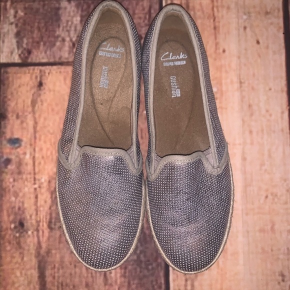 CLARK’S Rose Gold soft cushion Slip on Shoes (Wx) - Picture 2 of 7